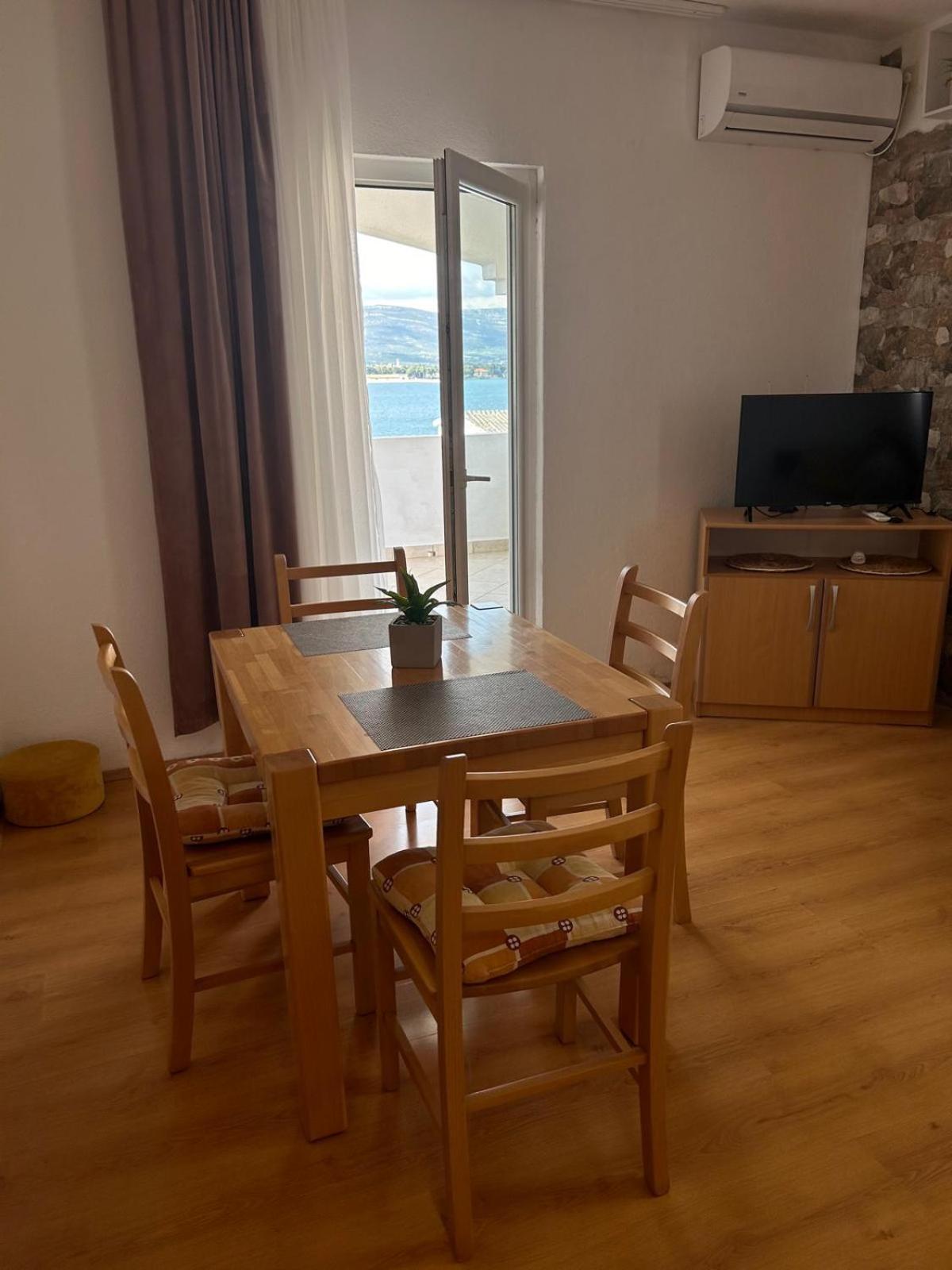 Apartmani Grgic Trogir Buitenkant foto