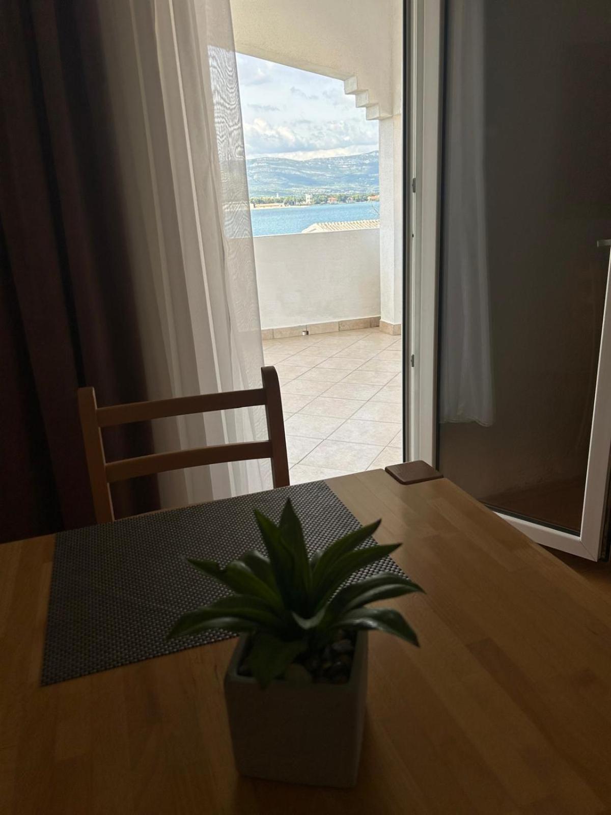 Apartmani Grgic Trogir Buitenkant foto