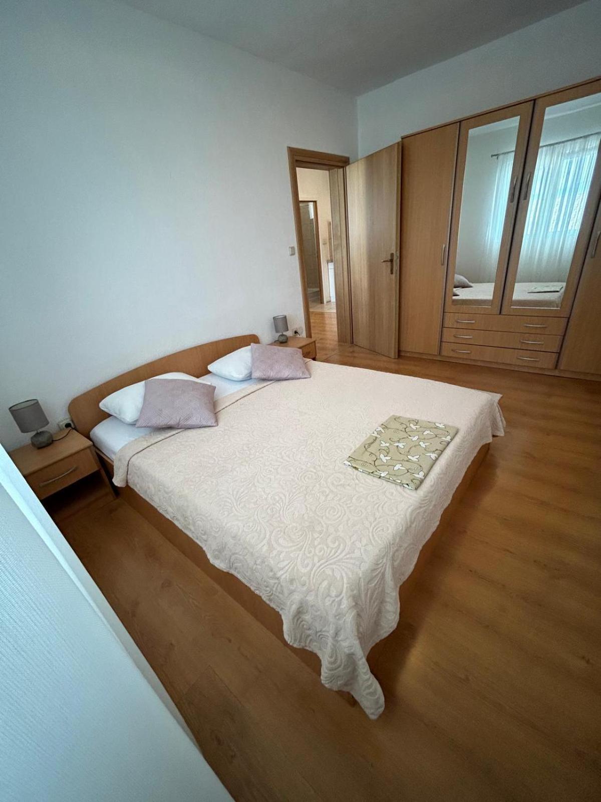 Apartmani Grgic Trogir Buitenkant foto